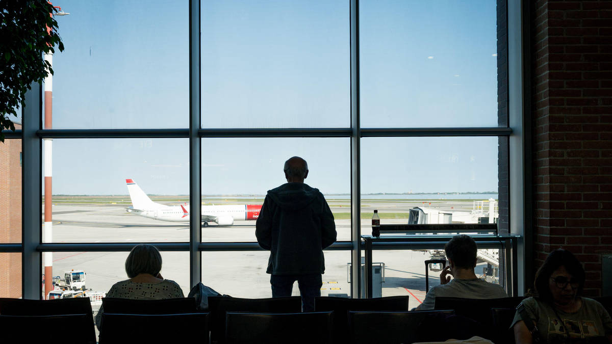 Can I currently fly to the Middle East and what if my flight is cancelled?