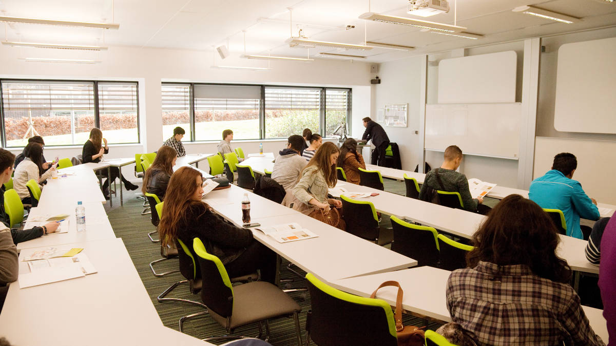 Universities that fail to protect free speech could face fines of up to £500,000