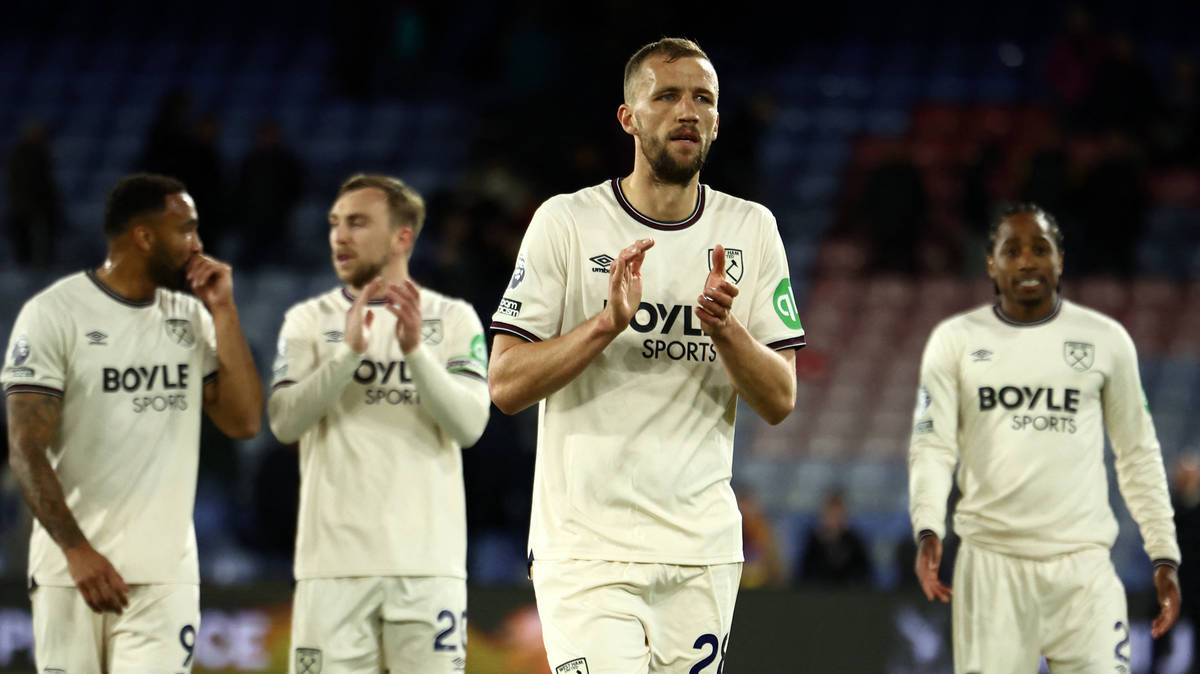 West Ham secure crucial point away at Palace to relegate Wolves and ...