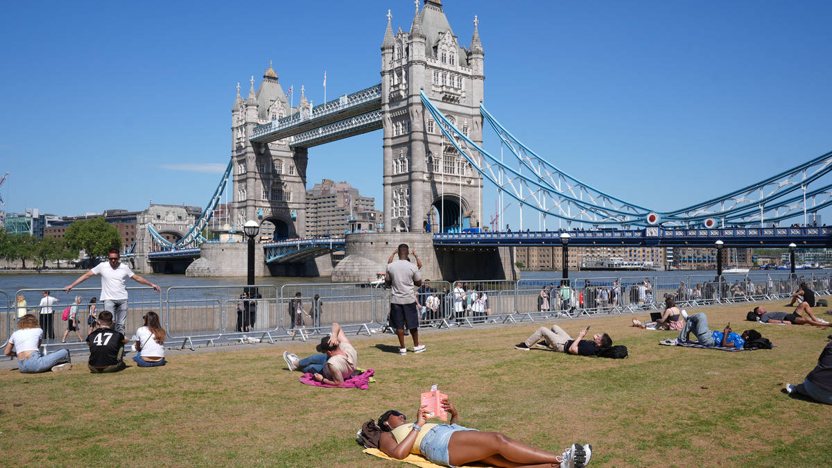 Weather to be 'hotter than Hawaii' ahead of bank holiday – but rain and thunder are on the way over weekend