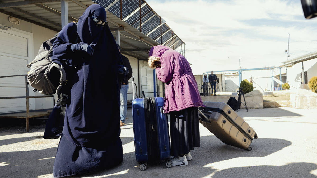 Islamic State families in Syria book plane tickets home to Australia