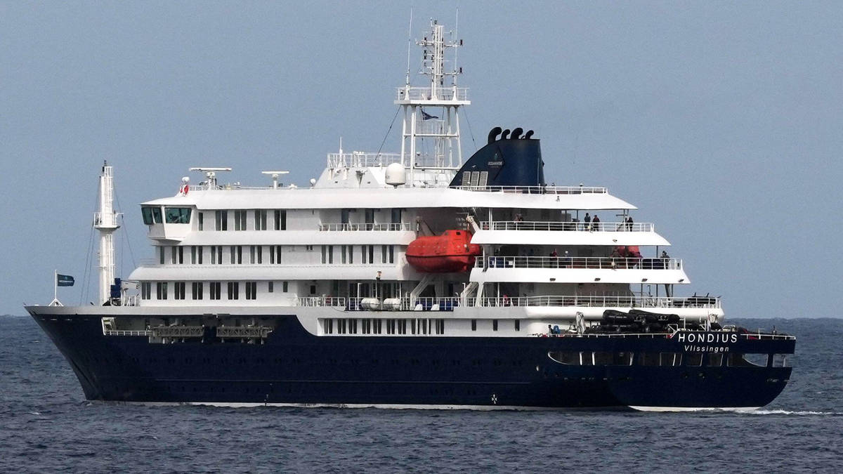 Stewardess on flight that hantavirus-infected passenger tried to board is feared to have caught disease