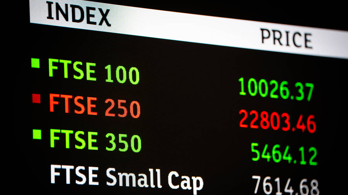 Stocks mixed amid fears of creaking jobs market | LBC