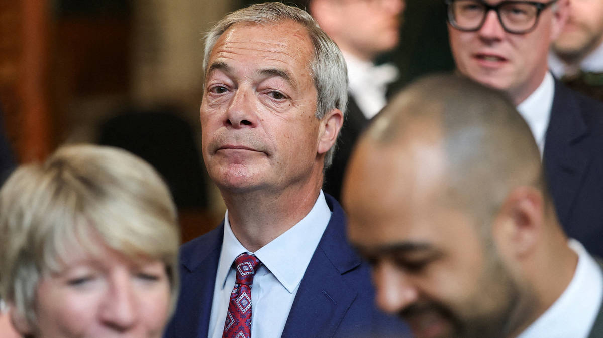 Labour reports 'Russian hack of Nigel Farage’s phone and bank account' to police