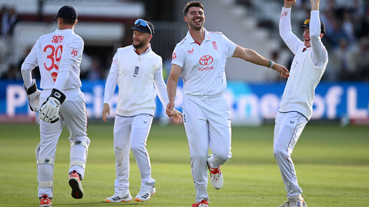 England move closer to first test win of the summer in another frantic day vs New Zealand at Lord's