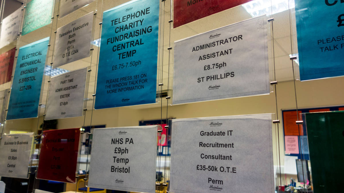 More temporary workers hired amid low confidence in economy, research finds