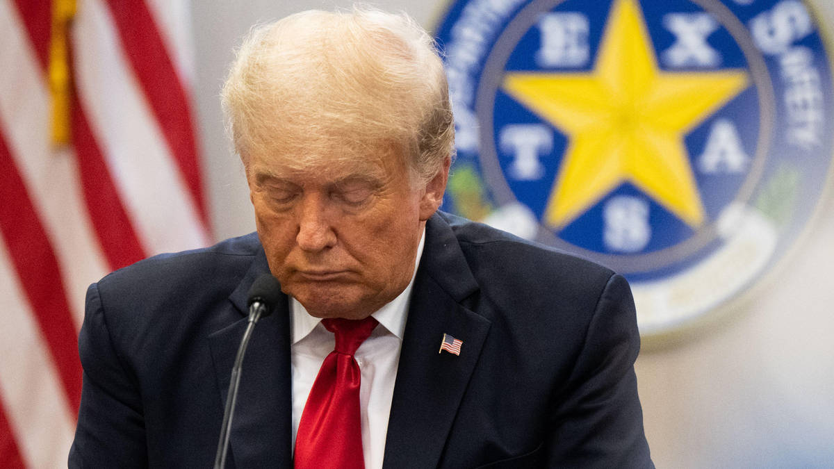 Does Trump have an illness? President, 80, 'falls asleep' at Cabinet meetings