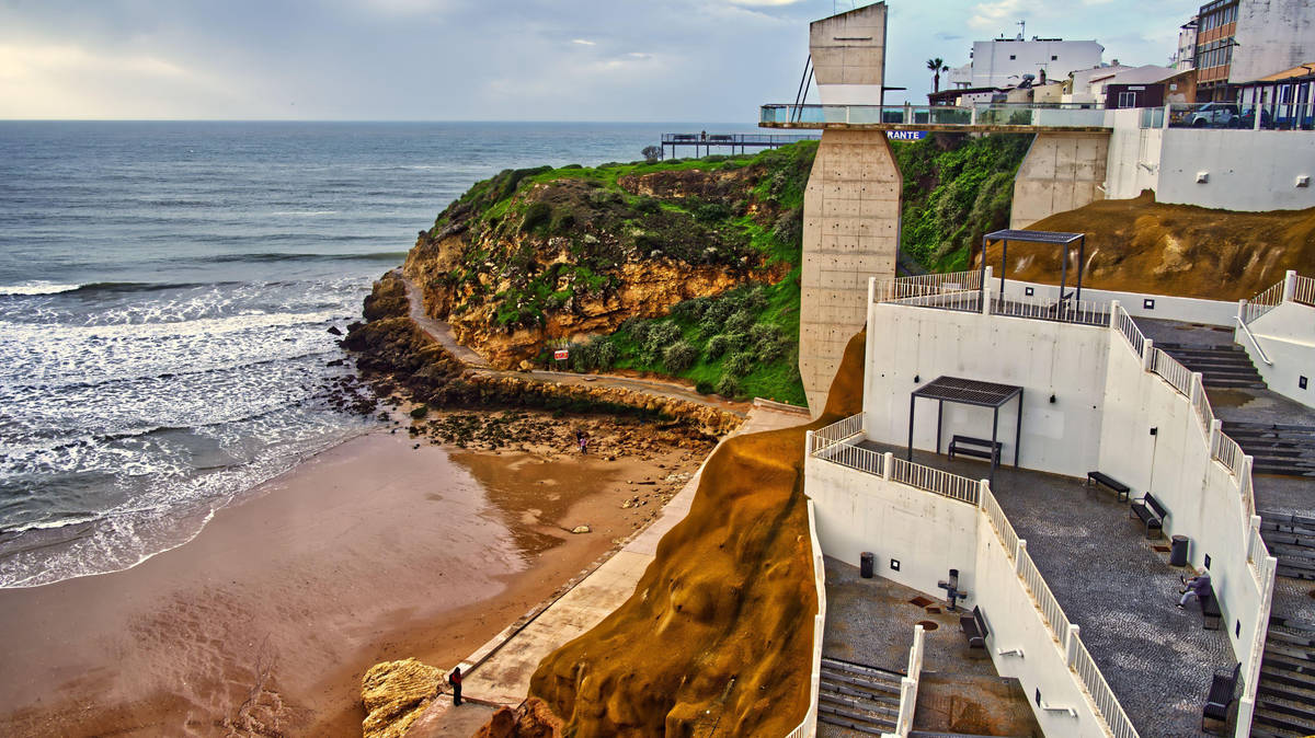Body found in search for Briton who went missing while swimming in Portugal