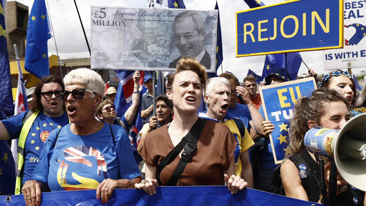 'We want our stars back': Brexit branded ‘a travesty’ at march to mark 10th anniversary of referendum