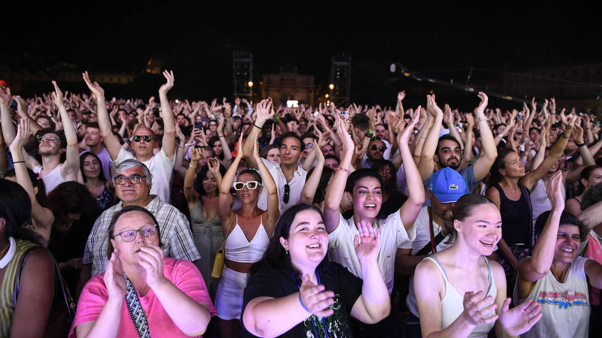 France bans alcohol at music festival over skyrocketing temperatures