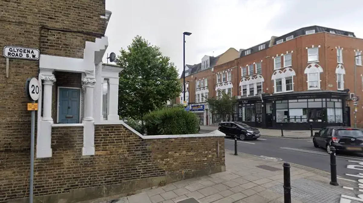 Three teens, aged 14 and 15, arrested on suspicion of murder after 17-year-old boy stabbed to death in south London