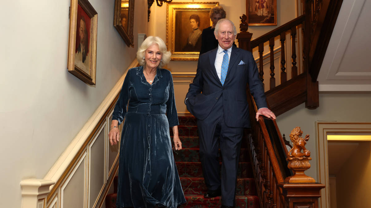 Where do all the Royals live, why does Charles live in Clarence House, and all the monarchs to not live in Buckingham Palace