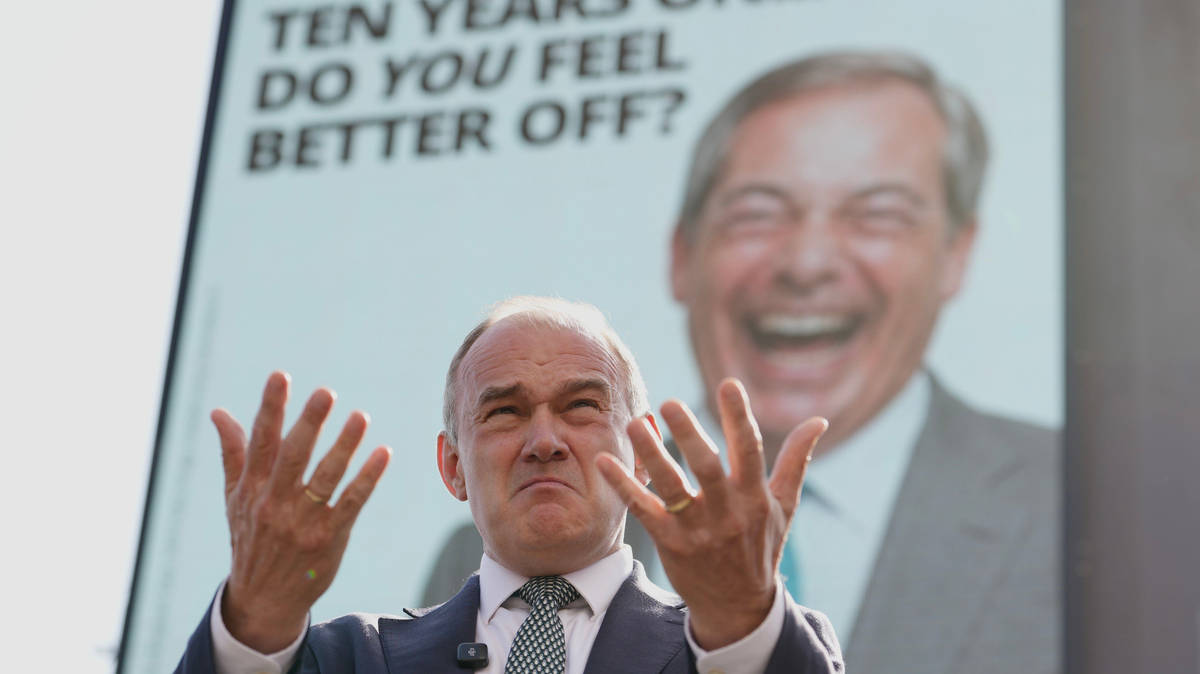 Sir Ed Davey calls on Chancellor to 'stop Farage's cynical ploy' by rejecting resignation