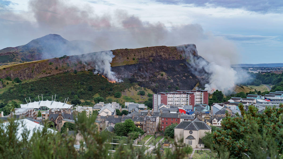 Fire crews continue to battle blaze engulfing Edinburgh's iconic Arthur’s Seat