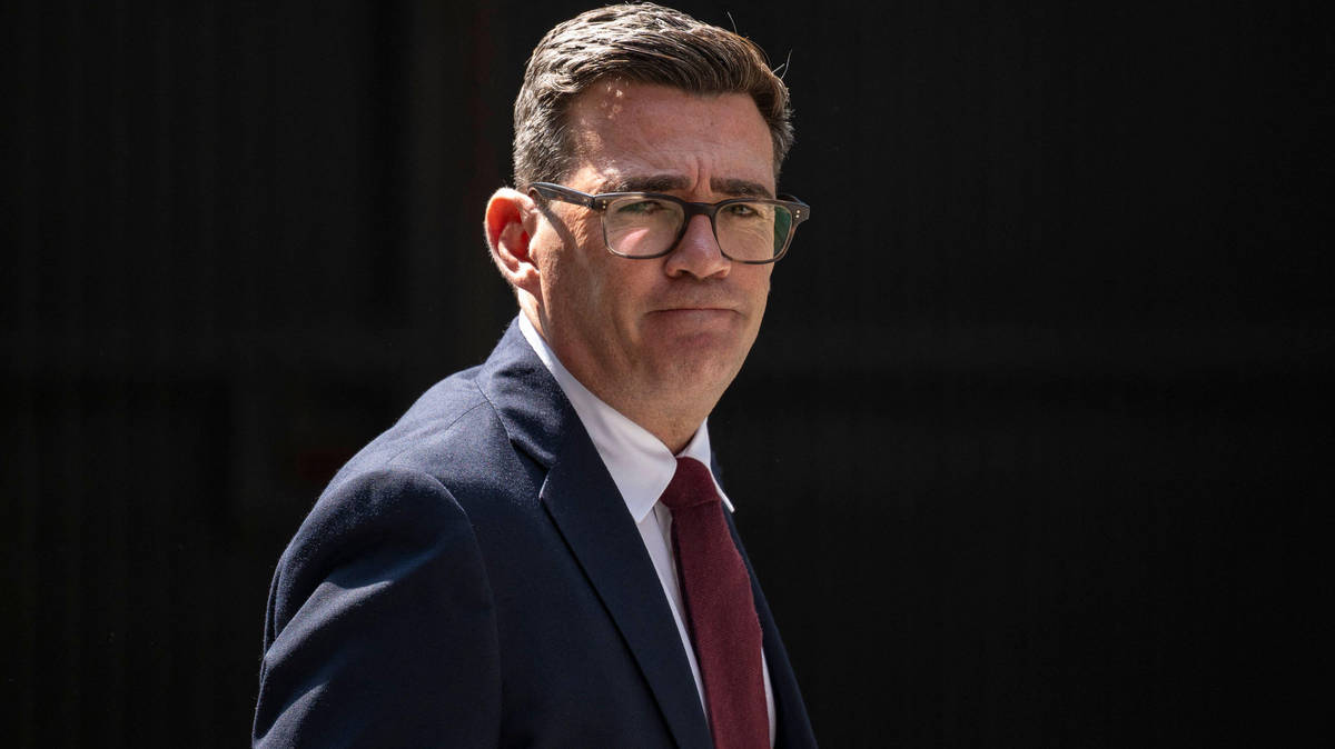 Andy Burnham pauses early prison release scheme