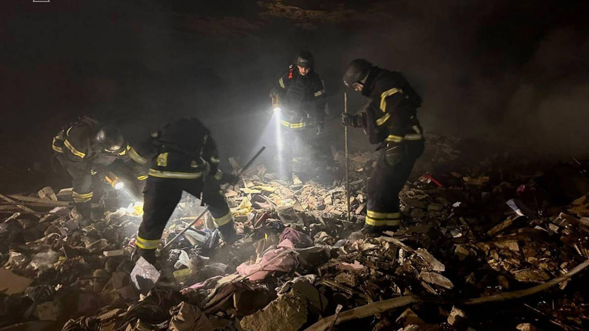 Russian strikes on Ukraine kill 13 as Poland scrambles fighter jets
