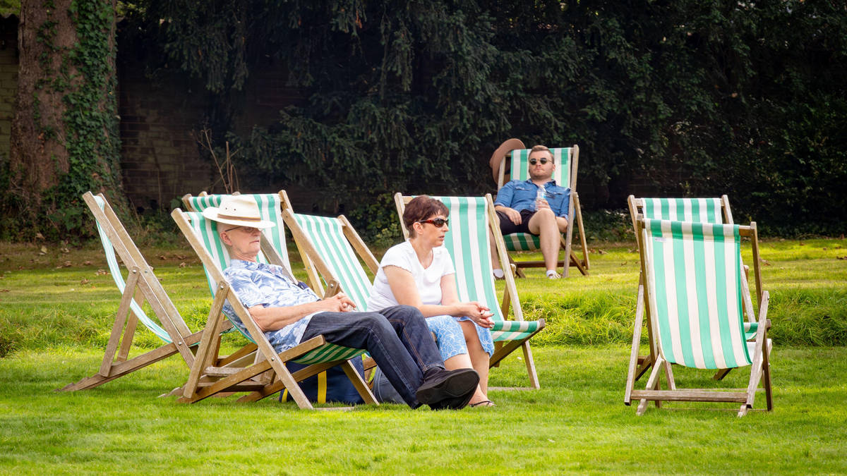 New heat health alert issued for parts of UK as temperatures set to soar