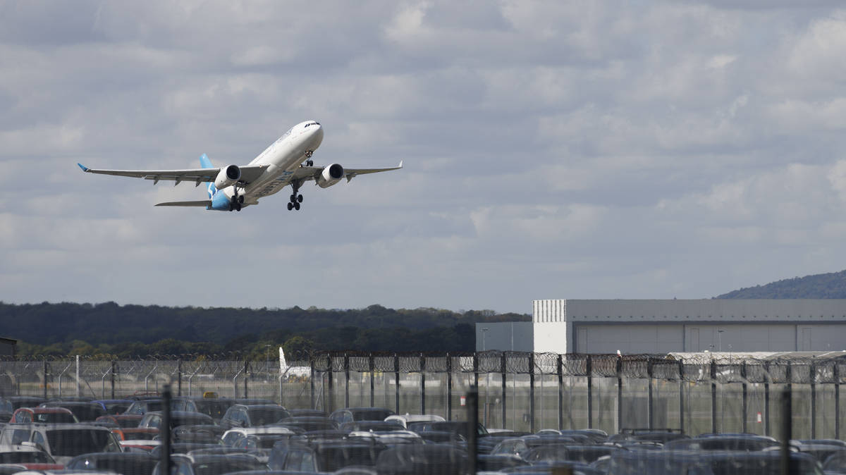 Gatwick second runway to be brought into full use after Government wins legal challenge