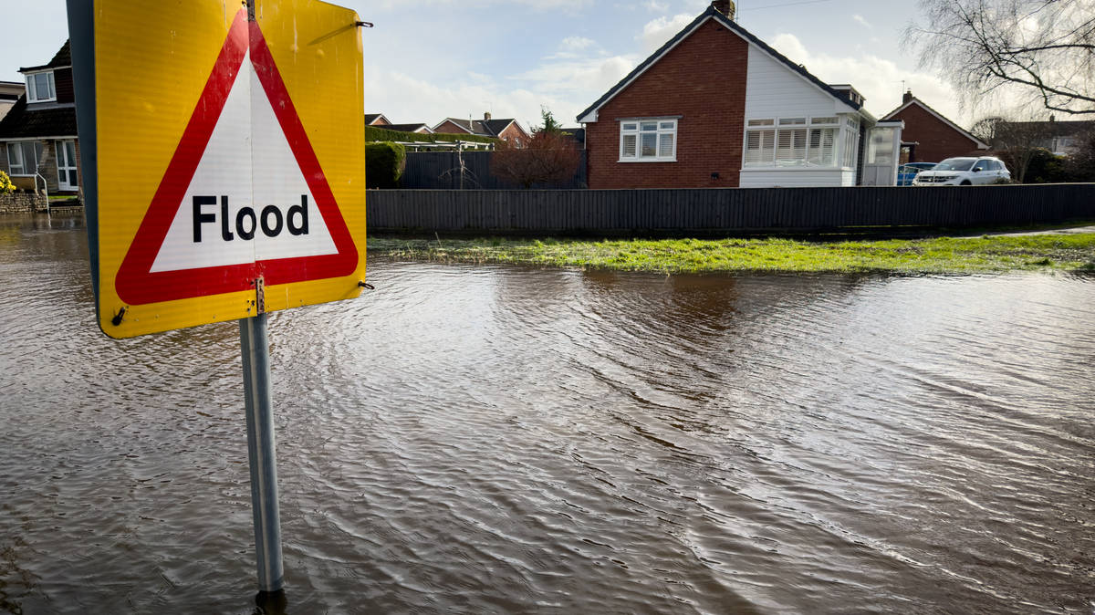 Parts of UK could experience flooding this week - as heavy rain forecast to hit drought-stricken land