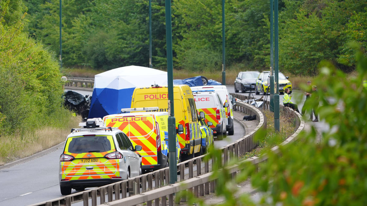 Police chief pays emotional tribute to 'brave' officers among seven killed in wrong-way collision
