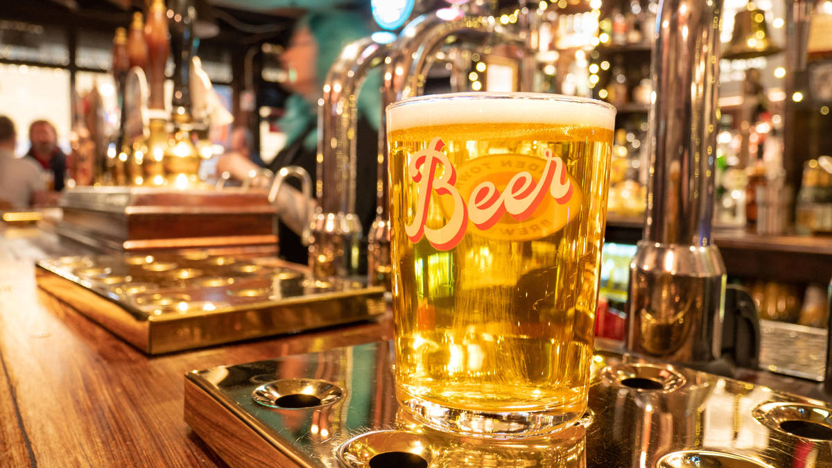 Treasury to review how business rates are calculated for pubs and hotels