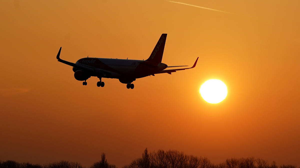 Gatwick profits fall as Iran war sees passenger numbers drop