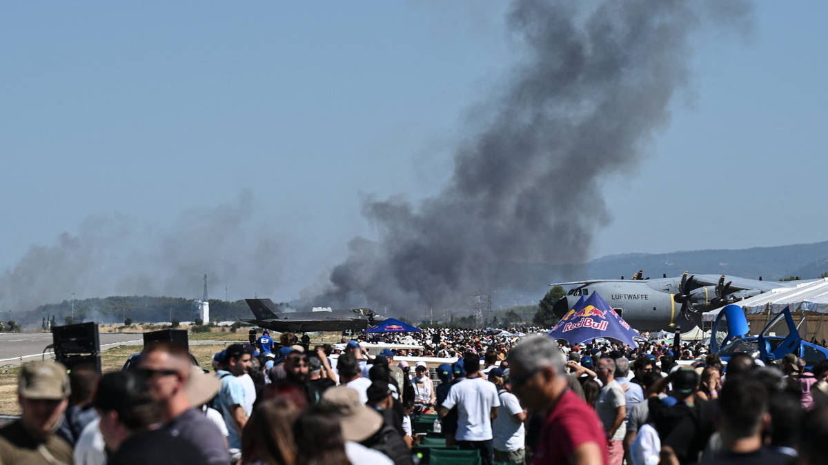 Two pilots die after military jet crashes during air show in Greece