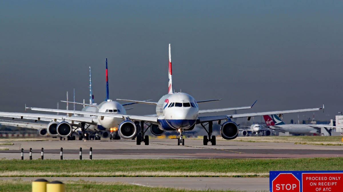 Huge disruption at ten UK airports as flights blocked from taking off due to air traffic control error