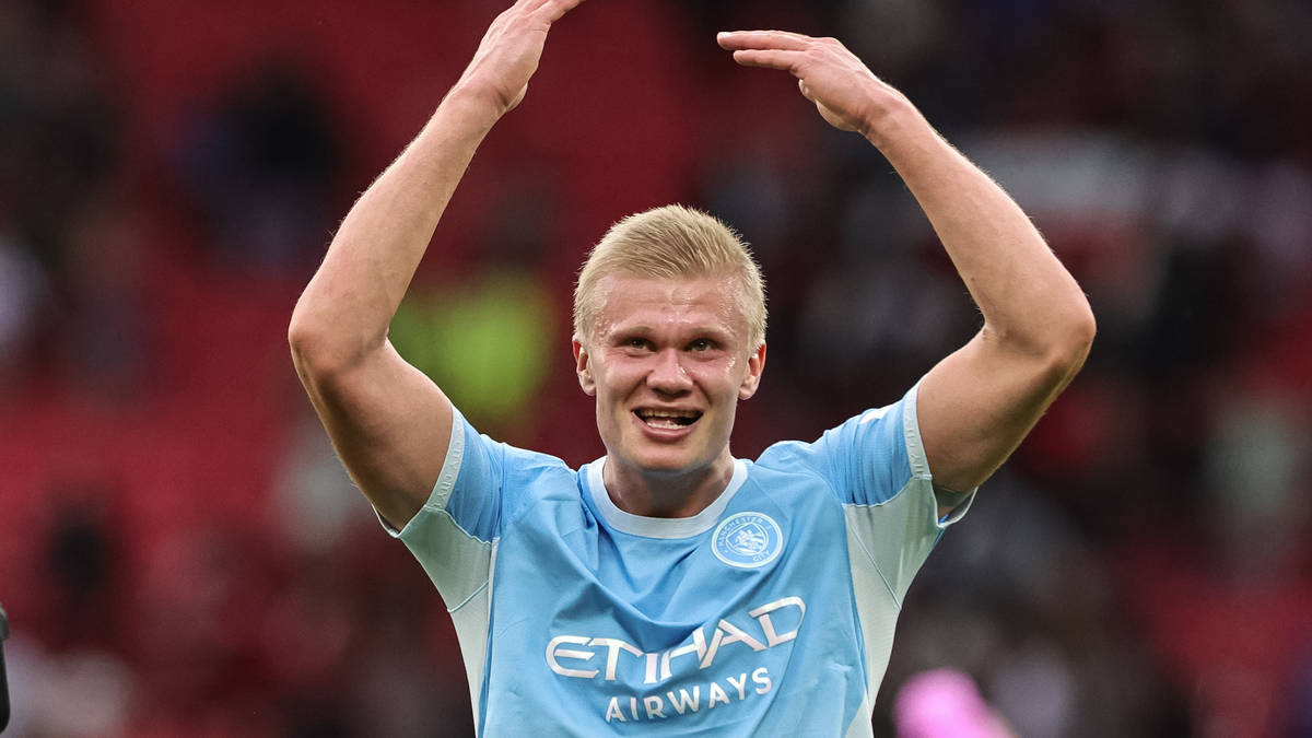 Controversial Erling Haaland winner sees City down United despite Phil Foden's first-half red