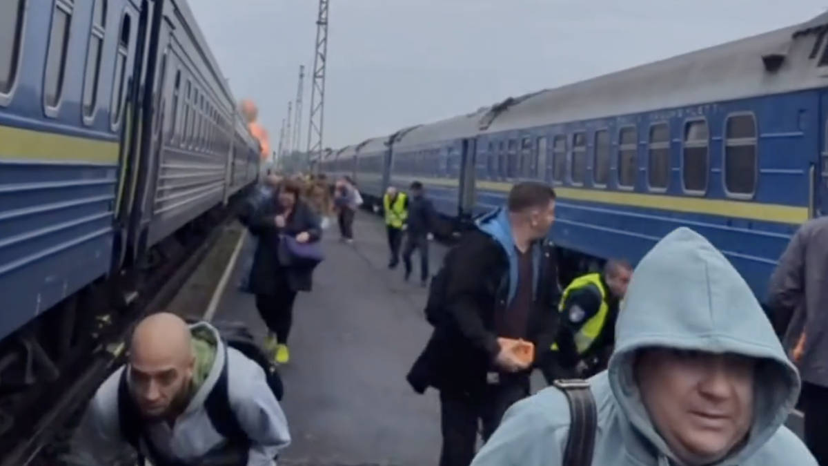 Terrifying moment passengers flee for their lives during Putin drone attack 'targeting Boris Johnson's train'
