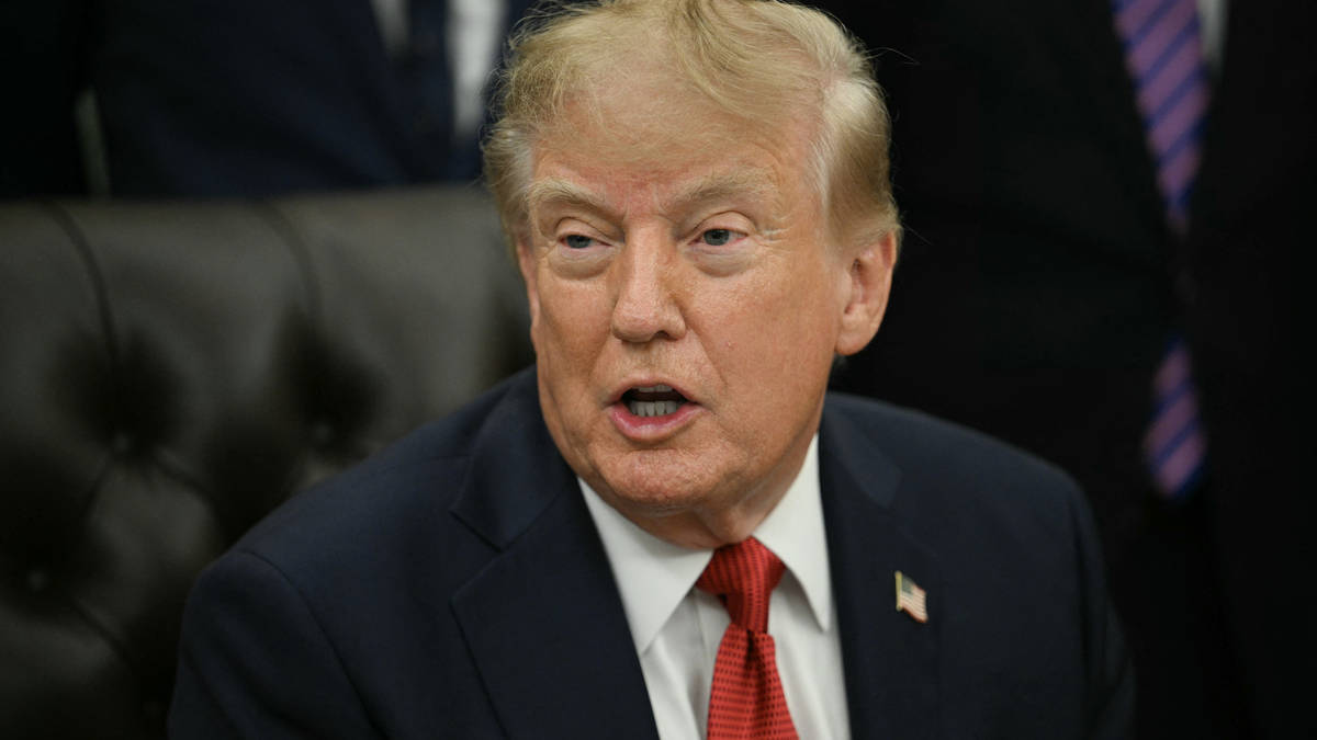 Trump in 'deciding mode' as Iran and US trade threats after Houthi attacks escalate regional conflict