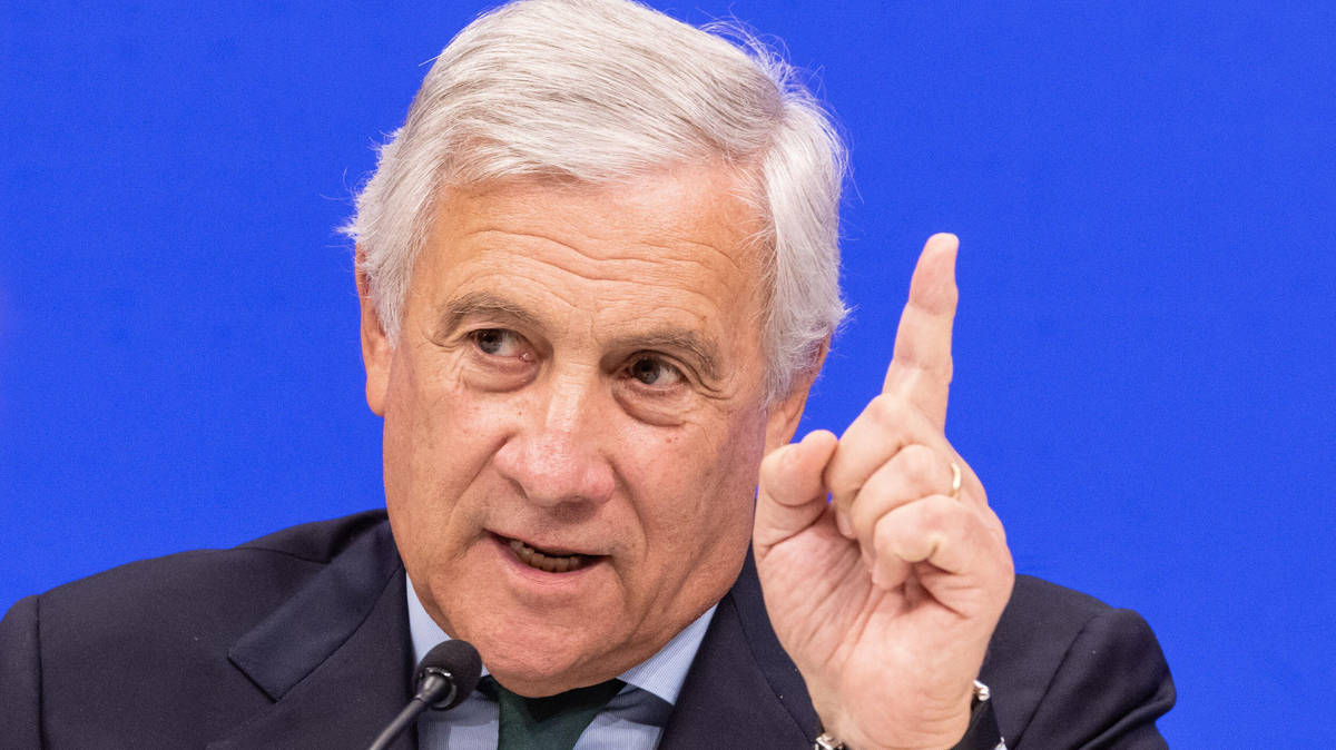 Italy's Deputy PM forced to apologise over claim ‘wearing longer skirts makes women better mothers’