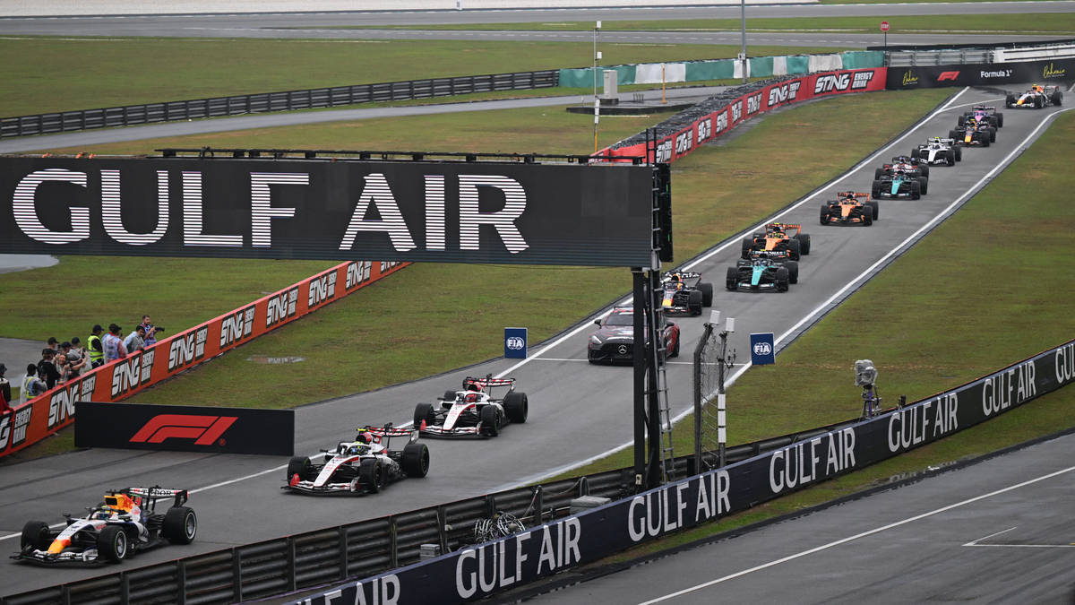 F1 cars to receive software update after blunder left driverless ...