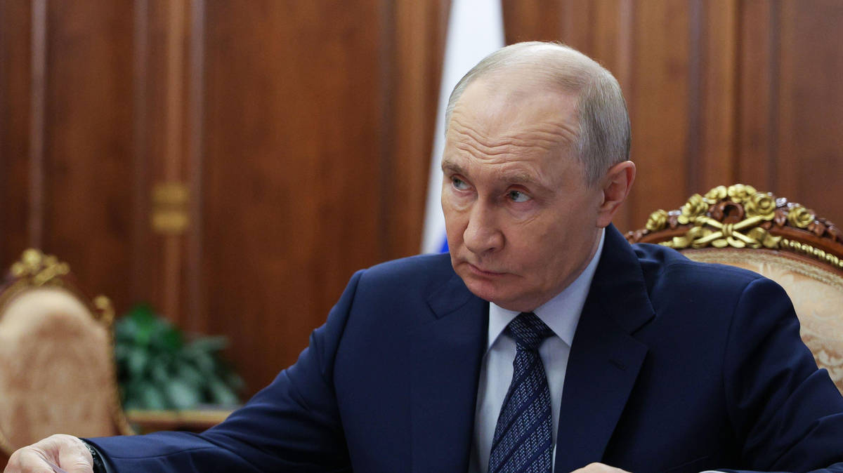 Russia 'using fishing trawlers to map undersea cables in UK waters' | LBC