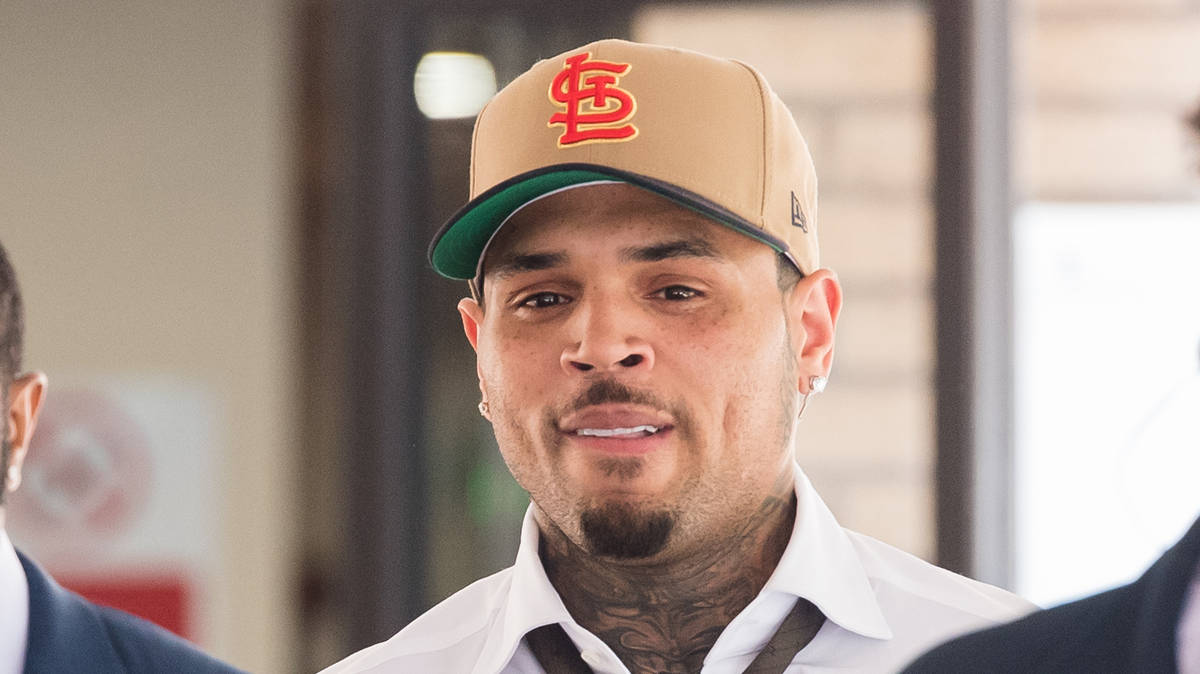 R&B singer Chris Brown avoids jail over London nightclub bottle attack ...