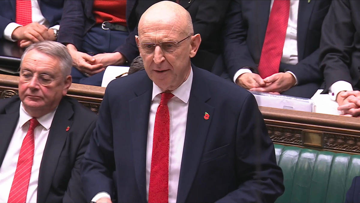 Resolution Foundation Forecasts £1,050 Income Drop for UK Households