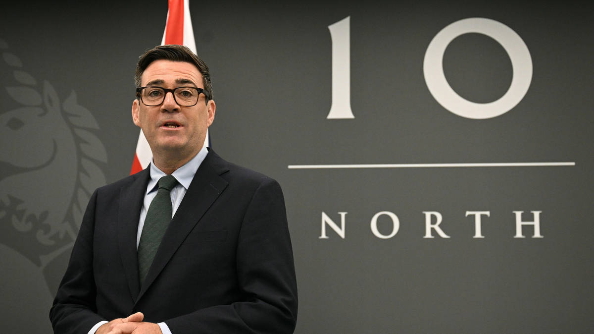 Police forced to work on rest days to protect Number 10 North, officers claim