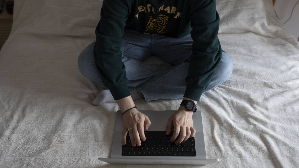 Young adults feel increasingly lonely working from home, research suggests